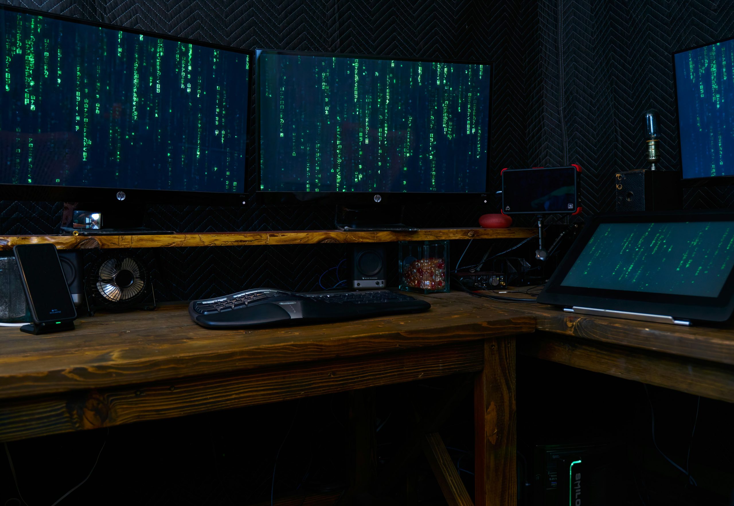 Professional trader analyzing multiple screens with complex trading dashboards, highlighting the transparency of AI-integrated brokers.